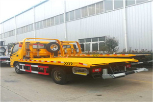 单县附近拖车救援搭电